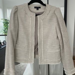 Ann Taylor Blazer Jacket Size 2 / SM Beige Cream Never Worn!